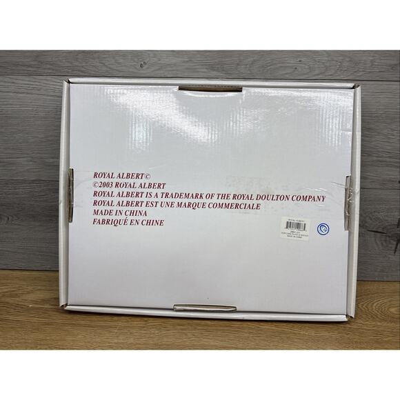 Royal Albert Old Country Roses Porcelain 11” Cake Plate with Server New in Box - Picture 3 of 7